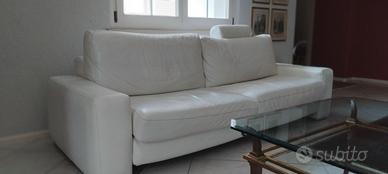 2 Divani in pelle bianca