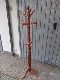 Appendiabiti da terra in legno Iride design Classi