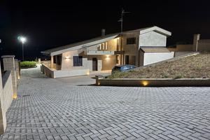 Casa indipendente + terreni