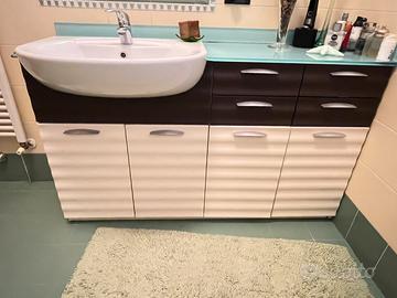 mobile da bagno e relativi sanitari