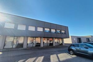 Locale commerciale in viale Tricesimo