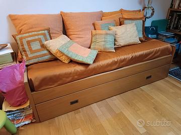 GRATIS ... 2 LETTI E LIBRERIA