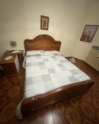 Camera da letto stile antico