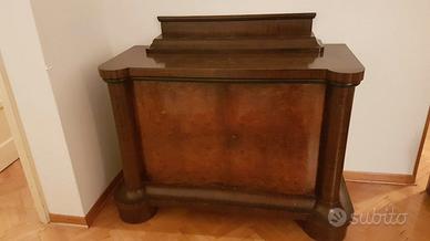 Piccola credenza