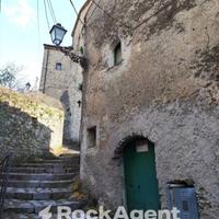 GRAZIOSA ABITAZIONE NEL BORDO MEDIOEVALE DI TRECCH