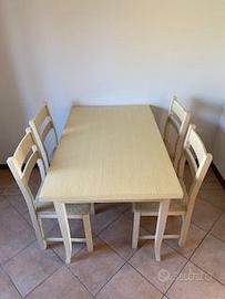 Tavolo con 4 sedie