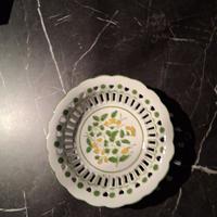 Piattino svuotatasche in ceramica cinese.