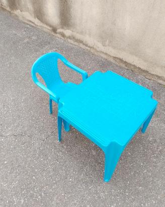 Tavolino con sedia per bimbi