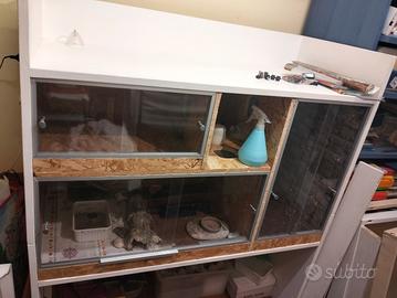 Grande teca con 3 terrari costruita personalmente