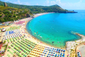 Villin al centro MARINA DI CAMEROTA 100MT MARE