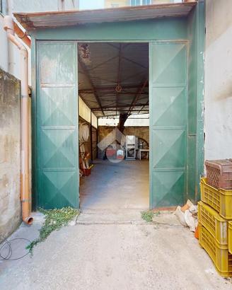 CAPANNONE A BRINDISI