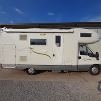Camper mansardato soli 42.000km