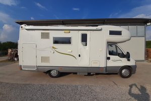 Camper mansardato soli 42.000km