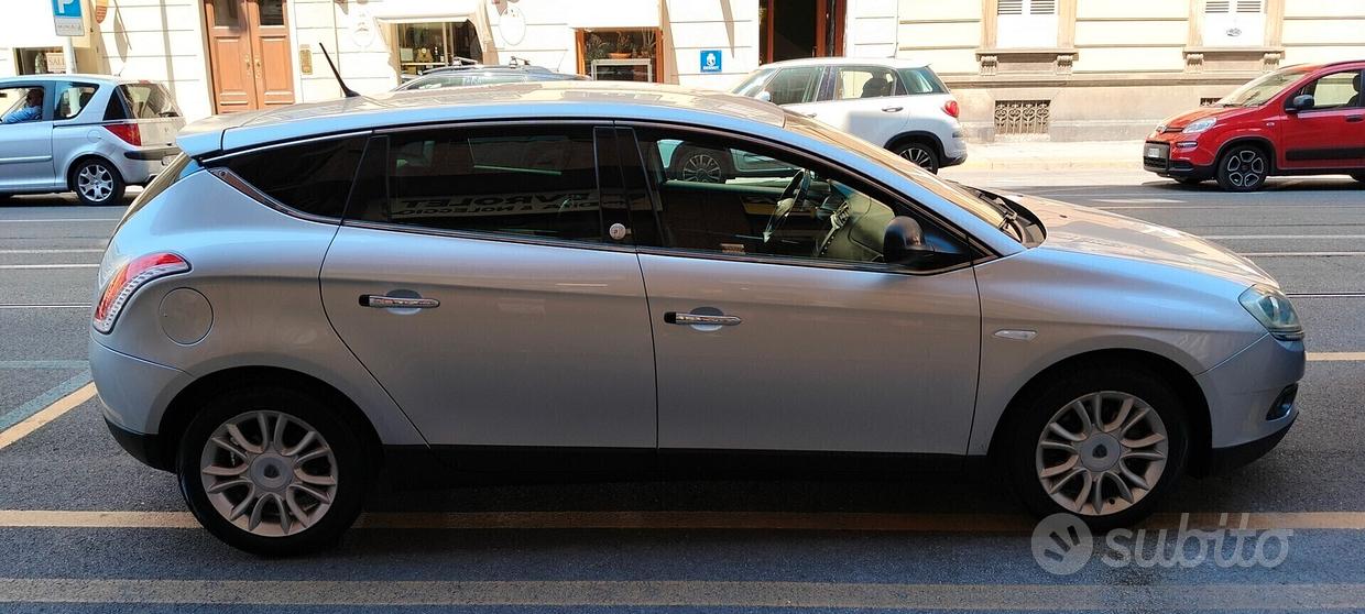Lancia Delta (2008-2015)