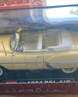 Chevrolet Belair Convertible gialla 1:18 Sun Star