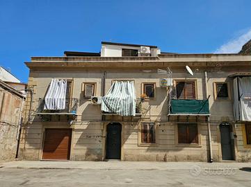 2 LOCALI A PALERMO