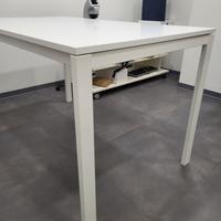Scrivania Ikea bianca 125x75