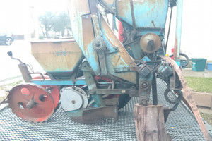 Seminatrice Monosem mais