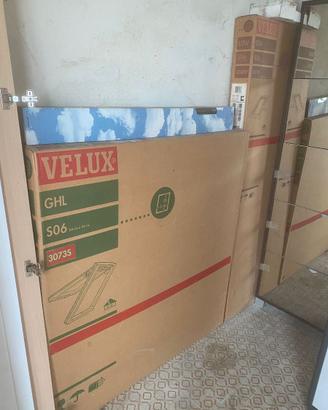 LUCERNARIO VELUX IMBALLATO