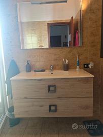 Mobile bagno completo con lavabo e specchio