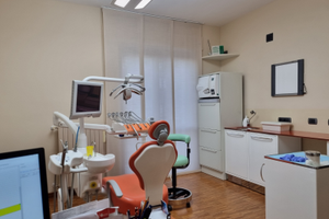 Studio Odontoiatrico con 2 POLTRONE