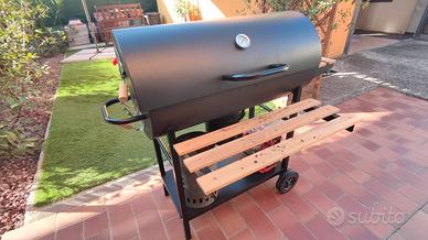 barbeque con accessori vari