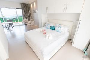 Grazioso monolocale con doppio terrazzo