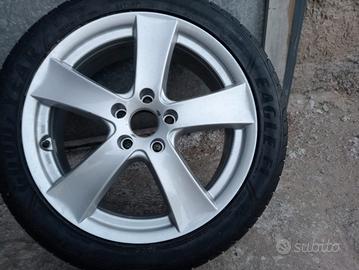 Cerchio i lega 17" con pneumatici Goodyear – Ottim