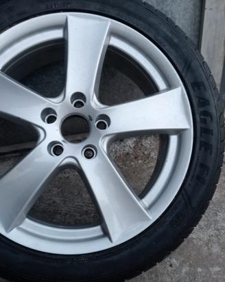 Cerchio i lega 17" con pneumatici Goodyear – Ottim