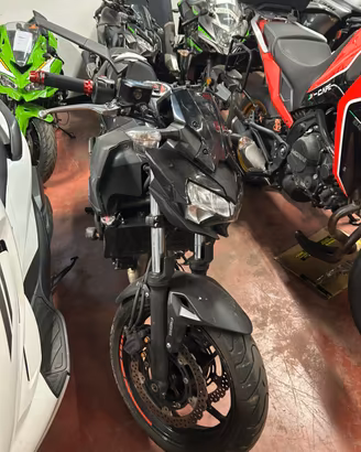 Kawasaki z650 anno 2021 incidentata
