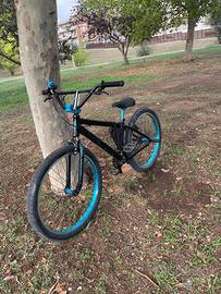 Bicicletta Wheelie Bike SE 26"' nero / blu