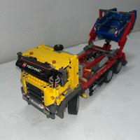 LEGO Technic Camion portacontainer (set 42024)