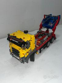 LEGO Technic Camion portacontainer (set 42024)