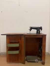 Macchina da cucire Singer 15M con mobiletto