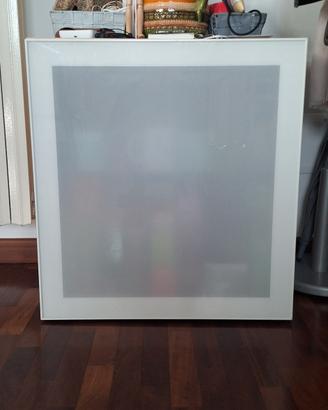 mobile con anta a vetro ikea
