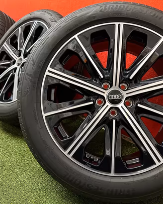 Cerchi Audi Q4 e-tron Gomme 235 50 20 - 255 45 20