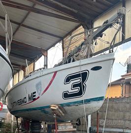 Barca a vela, a secco