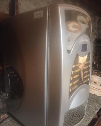 macchina professionale erogazione caffe latte 