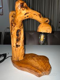 Lampada in legno di ulivo salentino