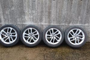 Cerchi in lega 17" + pneumatici