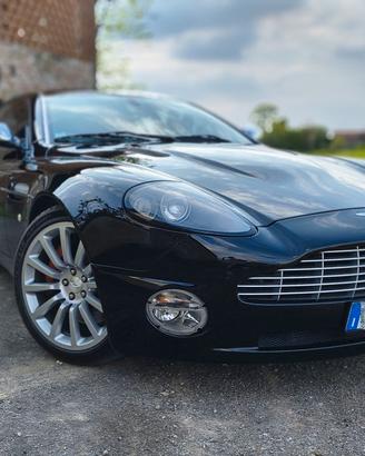 ASTON MARTIN VANQUISH V1 2002 P.E.R.M.U.T.O