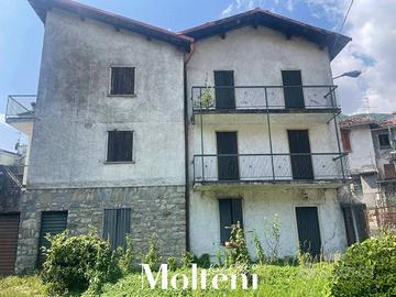 Palazzo / Stabile di 364 m² con più di 5 locali a 