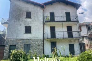 Palazzo / Stabile di 364 m² con più di 5 locali a 