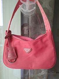 borsa piccola Prada a spalla