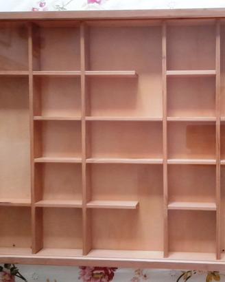 bacheca in legno  con vetro scorrevole 60x40h6