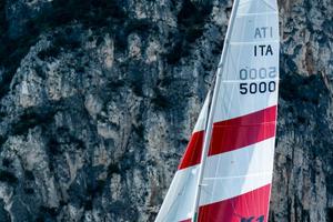 Catamarano Topcat K1 + 2 giri di vele completi