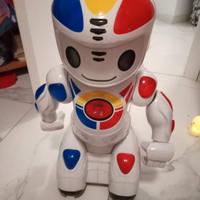 Emilio è il meglio, robot giocattolo 
