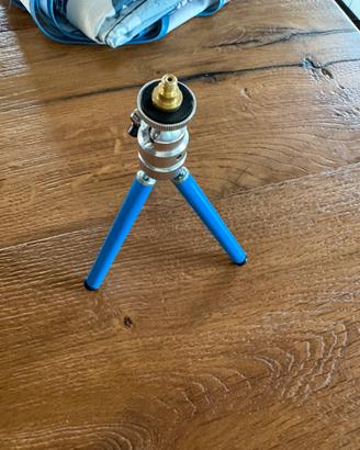 Tre piedi per  macchina fotografica piccola nuovo
