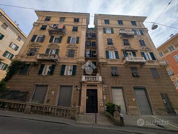 4 LOCALI A GENOVA