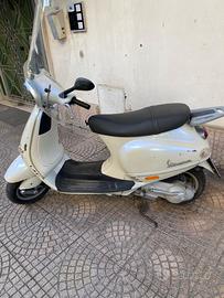 Vespa et4 150 anni 2002